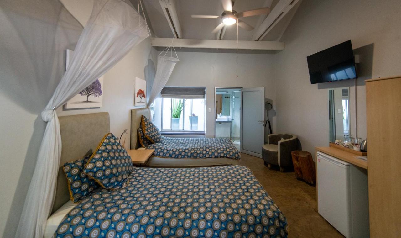 Vondelhof Guesthouse ウィントフーク エクステリア 写真