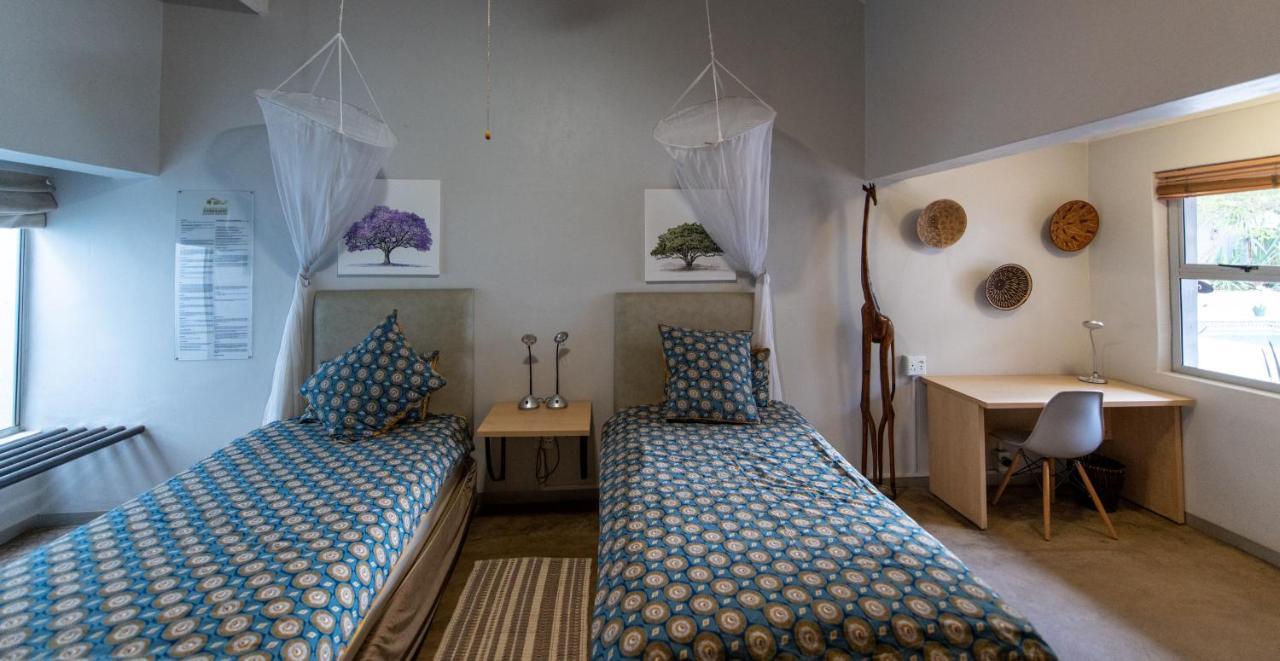Vondelhof Guesthouse ウィントフーク エクステリア 写真