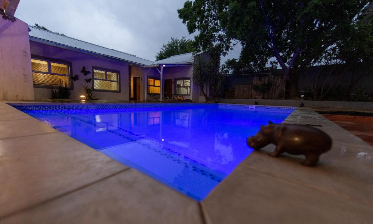 Vondelhof Guesthouse ウィントフーク エクステリア 写真