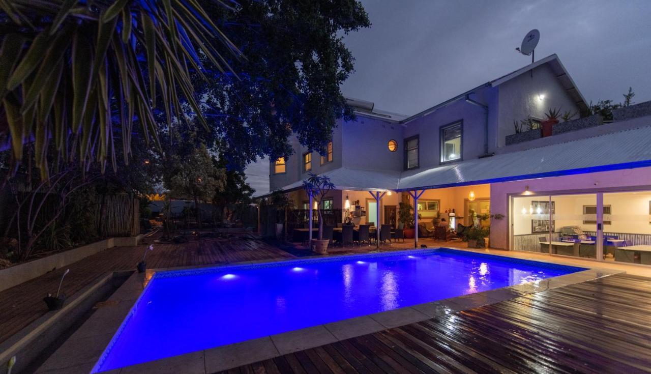 Vondelhof Guesthouse ウィントフーク エクステリア 写真